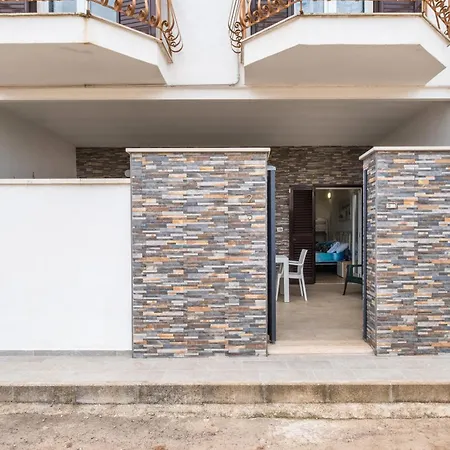 Azure Bay Luxury Apartment *