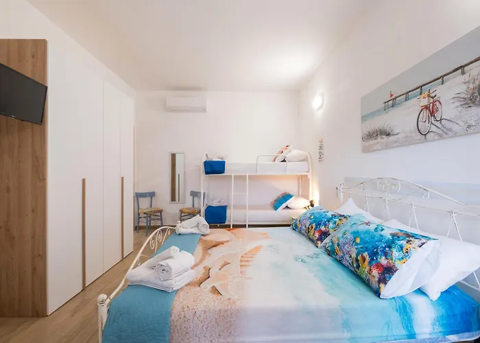 Azure Bay Luxury Apartment *